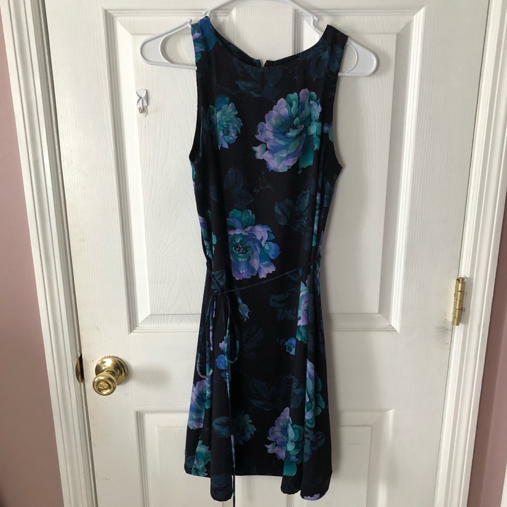Ann Taylor LOFT: Blue Floral Sleeveless Dress